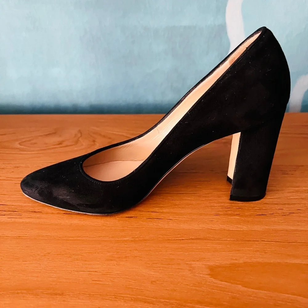 Manolo Blahnik Black Suede Block Heel Pumps EU 36.5 / US 6.5 - Picture 11 of 13